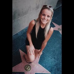 Meet your Posher, Laura